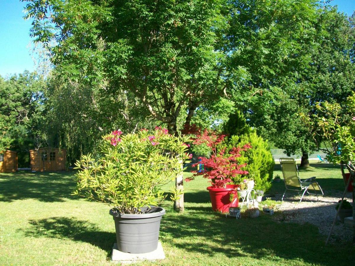 Hotel Au Charme Du Levat Saint Paul de Loubressac ภายนอก รูปภาพ