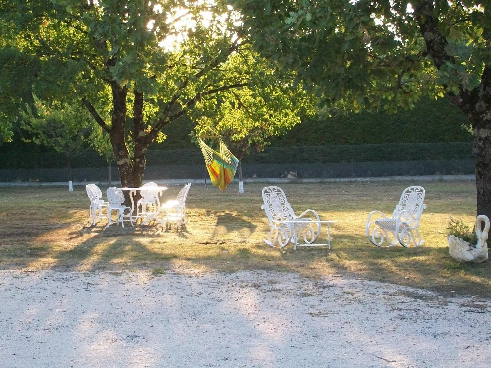Hotel Au Charme Du Levat Saint Paul de Loubressac ภายนอก รูปภาพ